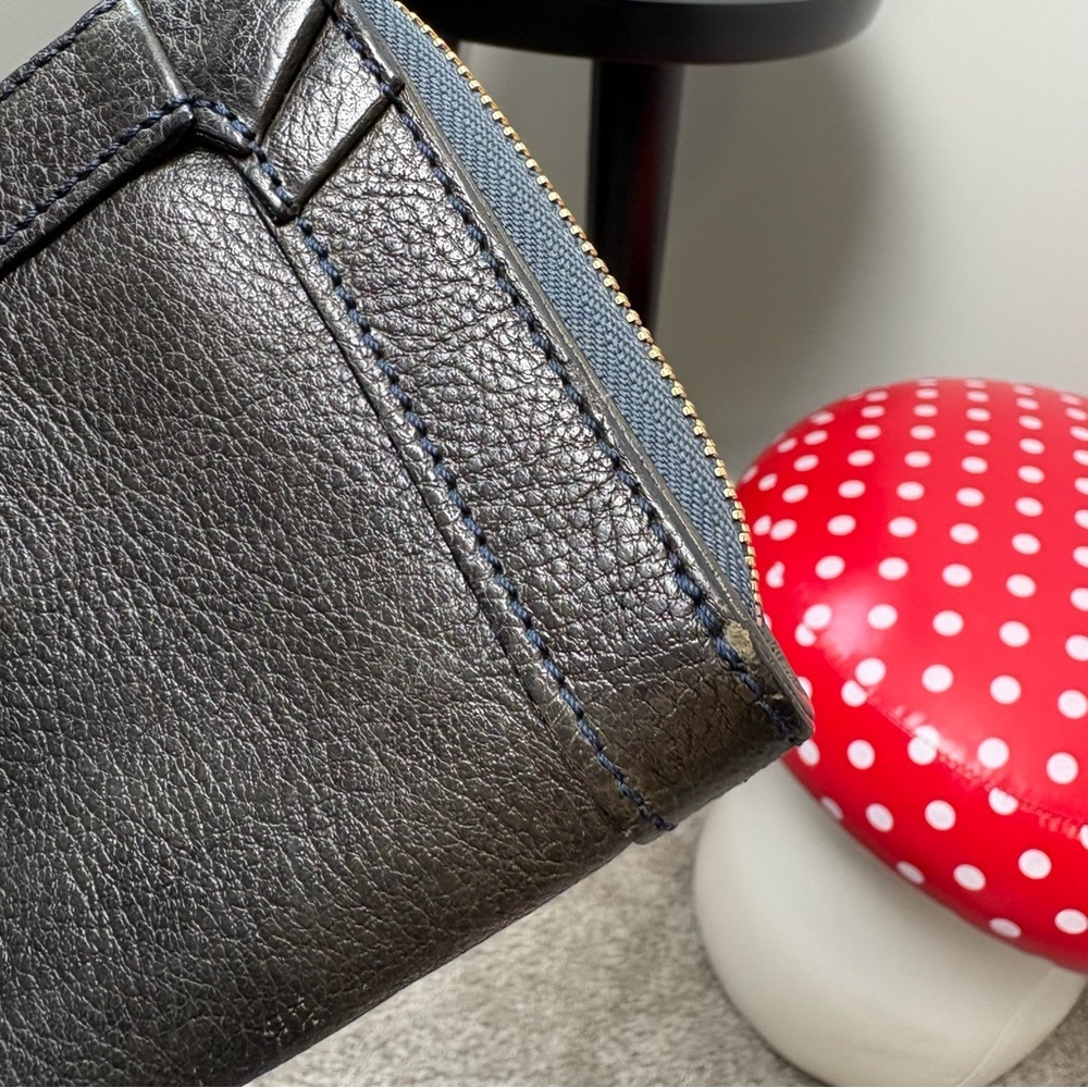 Chloé Black Zip Around Accordian Wallet - Picture 3 of 11
